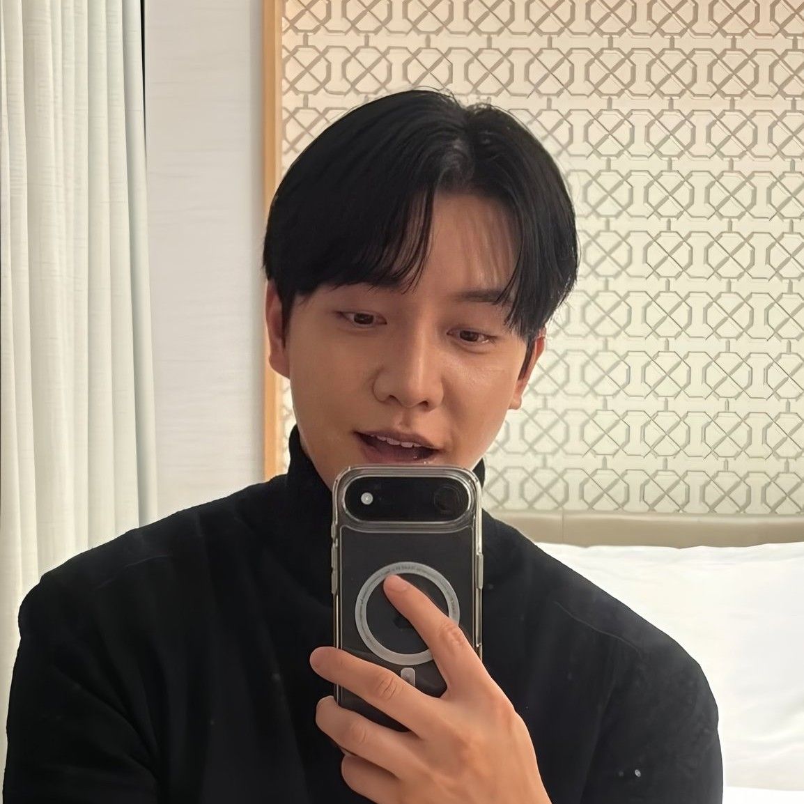 A moment captured by a fan of Lee Seunggi