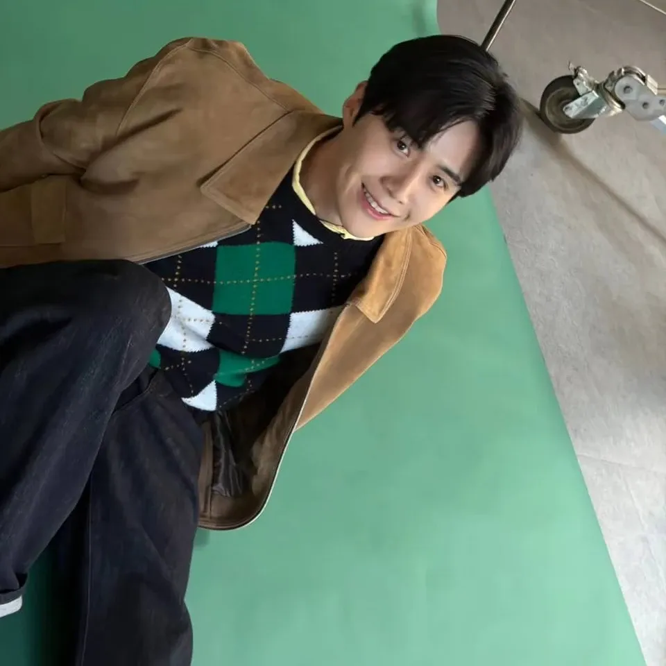 Behind-the-scenes cut of Kim Seonho