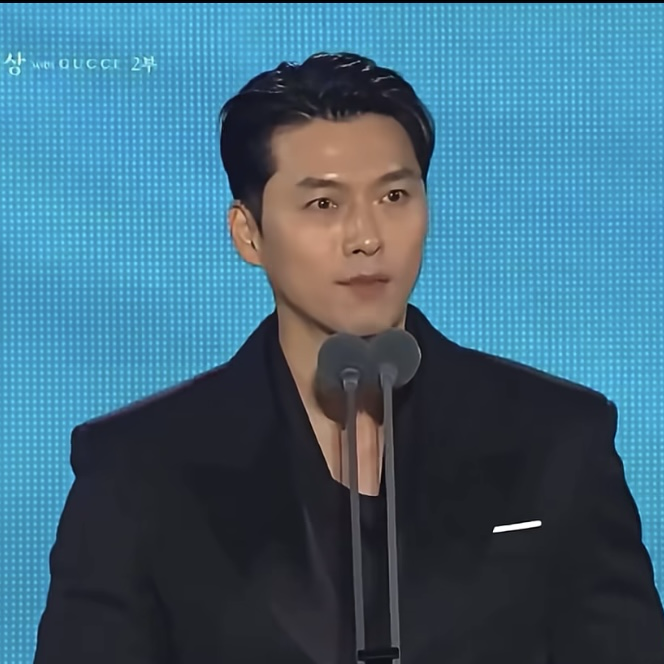 Momen yang diabadikan oleh penggemar Hyun Bin