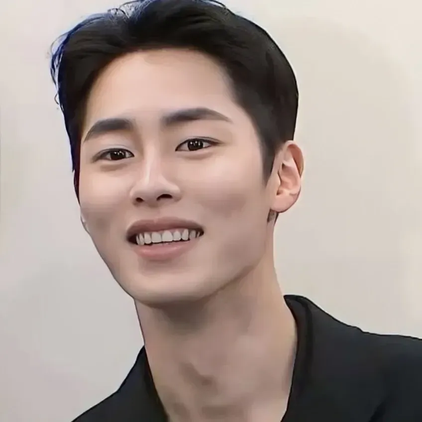 Recent activity shot of Lee Jaewook