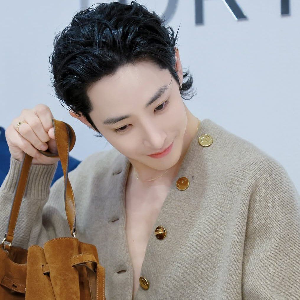 李洙赫的最新照片