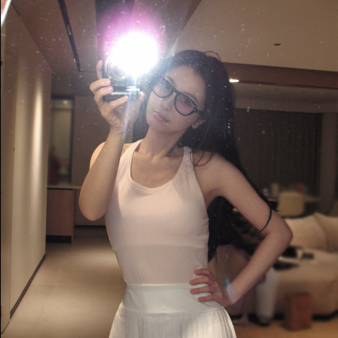 Behind-the-scenes cut of Esther Yu