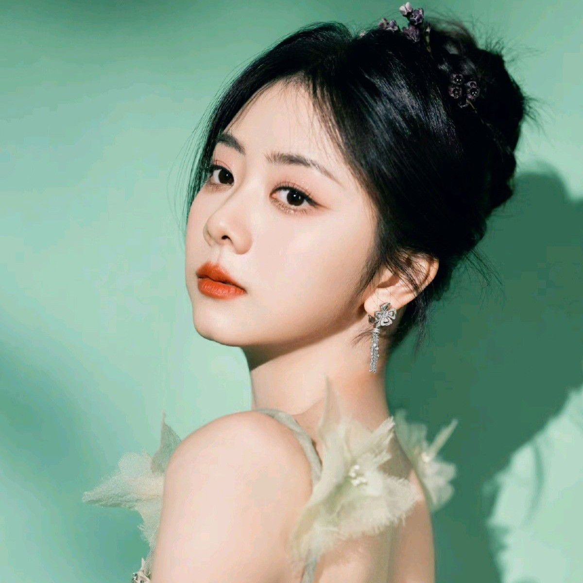 Behind-the-scenes cut of Tan Song Yun