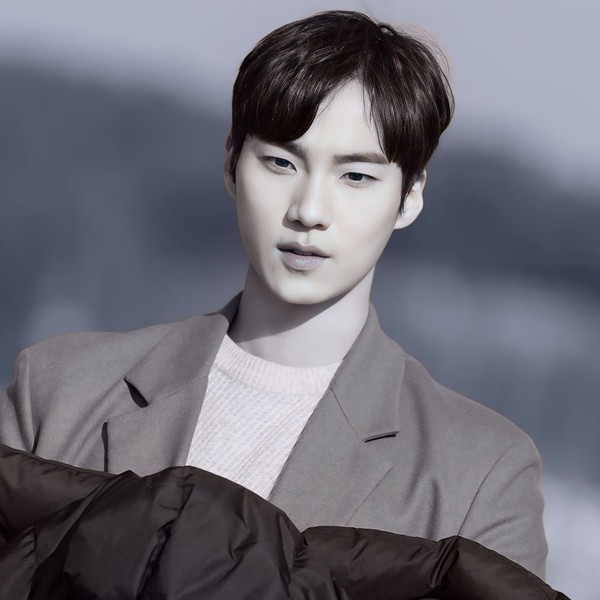 Popular profile photo of Lee Hongnae loved by fans