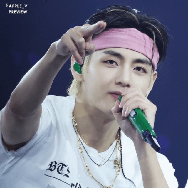 Recent activity shot of Kim Taehyung (V)