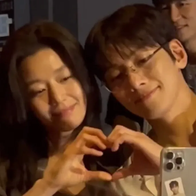 Behind-the-scenes cut of Ji Changwook