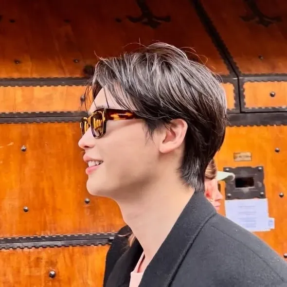 Recent activity shot of Lee Jongsuk