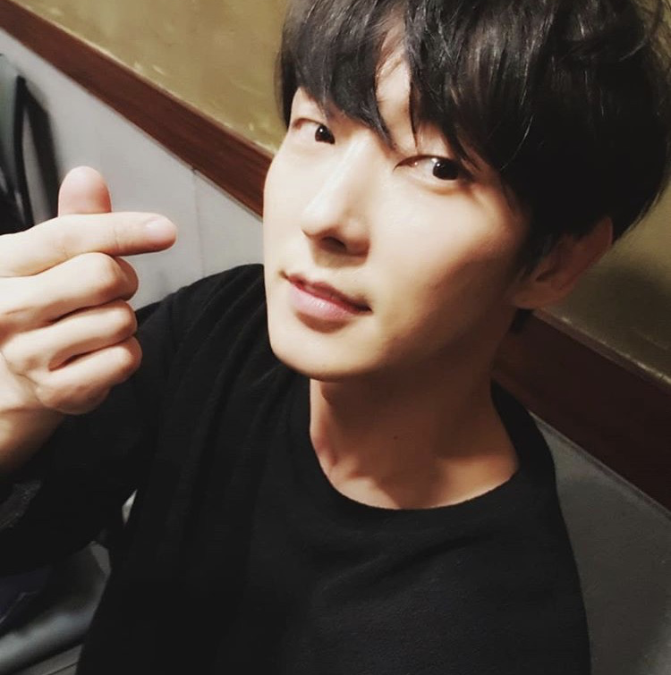 A moment captured by a fan of Lee Joongi