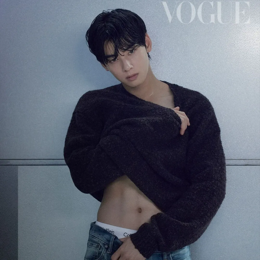 A moment captured by a fan of Cha Eunwoo