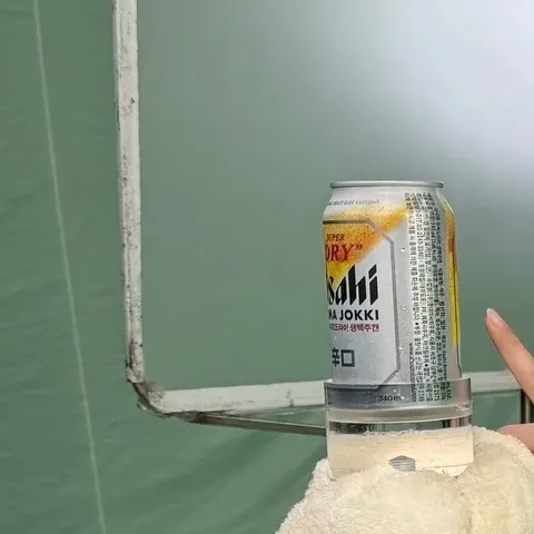 Behind-the-scenes cut of Bona