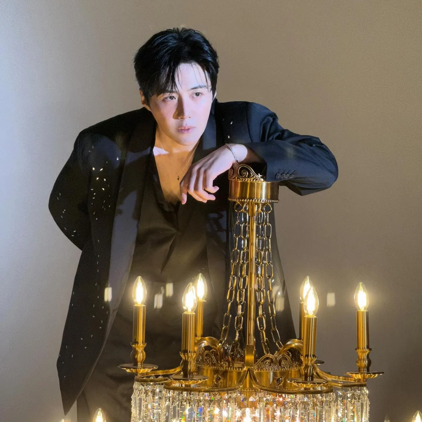 Behind-the-scenes cut of Kim Seonho