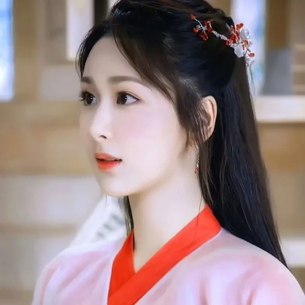 Today’s standout profile photo of Yang Zi on Choeaedol Celeb