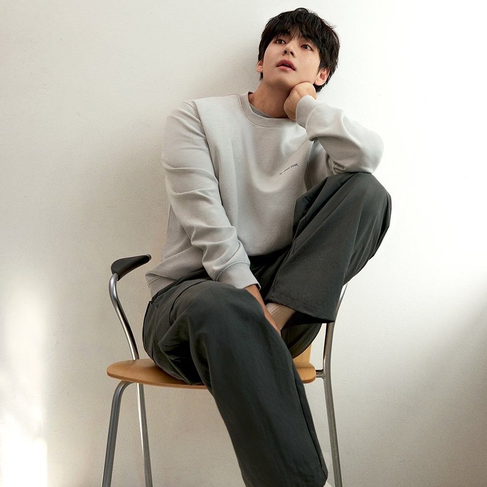 Recent activity shot of Kim Taehyung (V)