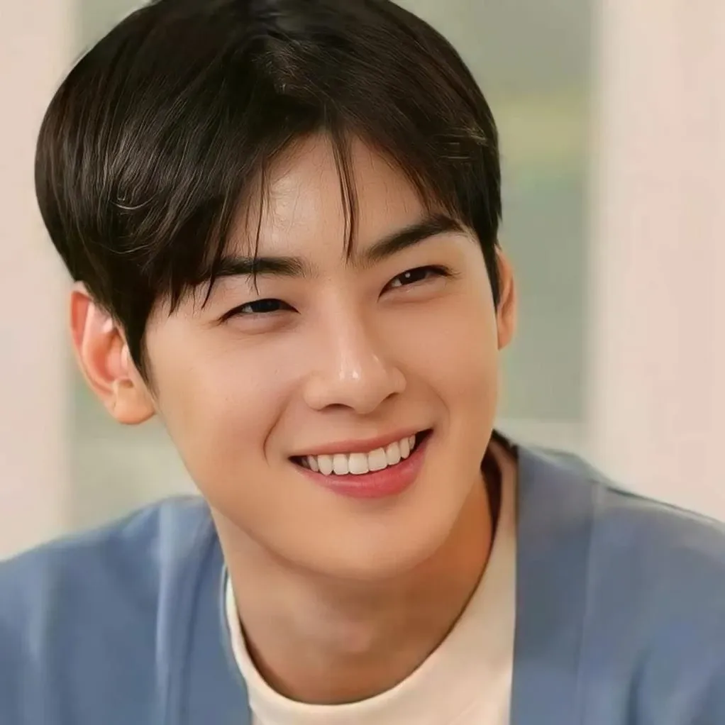 Recent activity shot of Cha Eunwoo