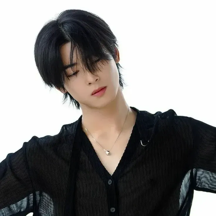 Foto terbaru dari Cha Eunwoo