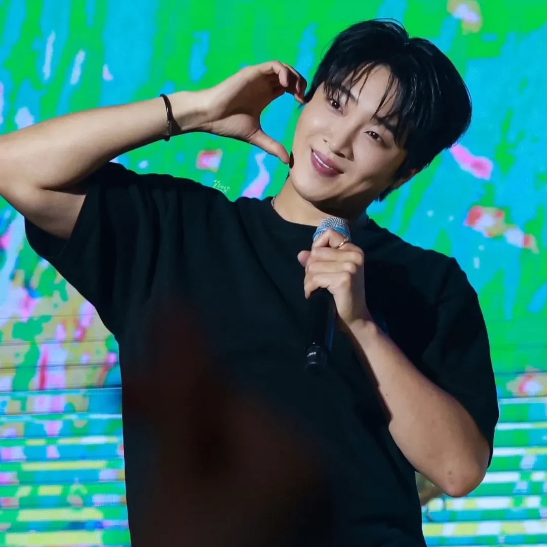 Behind-the-scenes cut of Hwang Yunsung