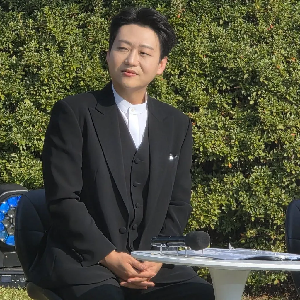 Behind-the-scenes cut of Min Soohyun