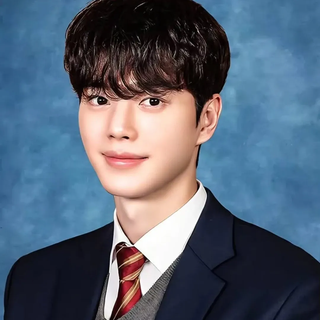 Recent activity shot of Song Kang