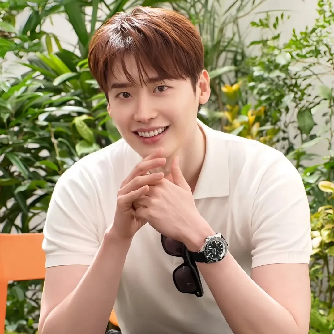 Behind-the-scenes cut of Lee Jongsuk