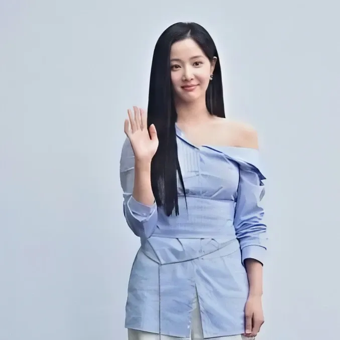 Recent activity shot of Yeonwoo