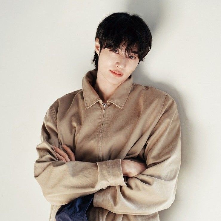 Behind-the-scenes cut of Byeon Wooseok