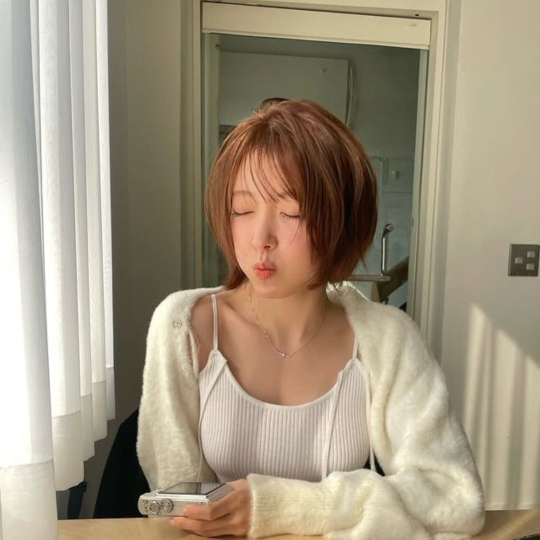 Behind-the-scenes cut of Lee Seyoung