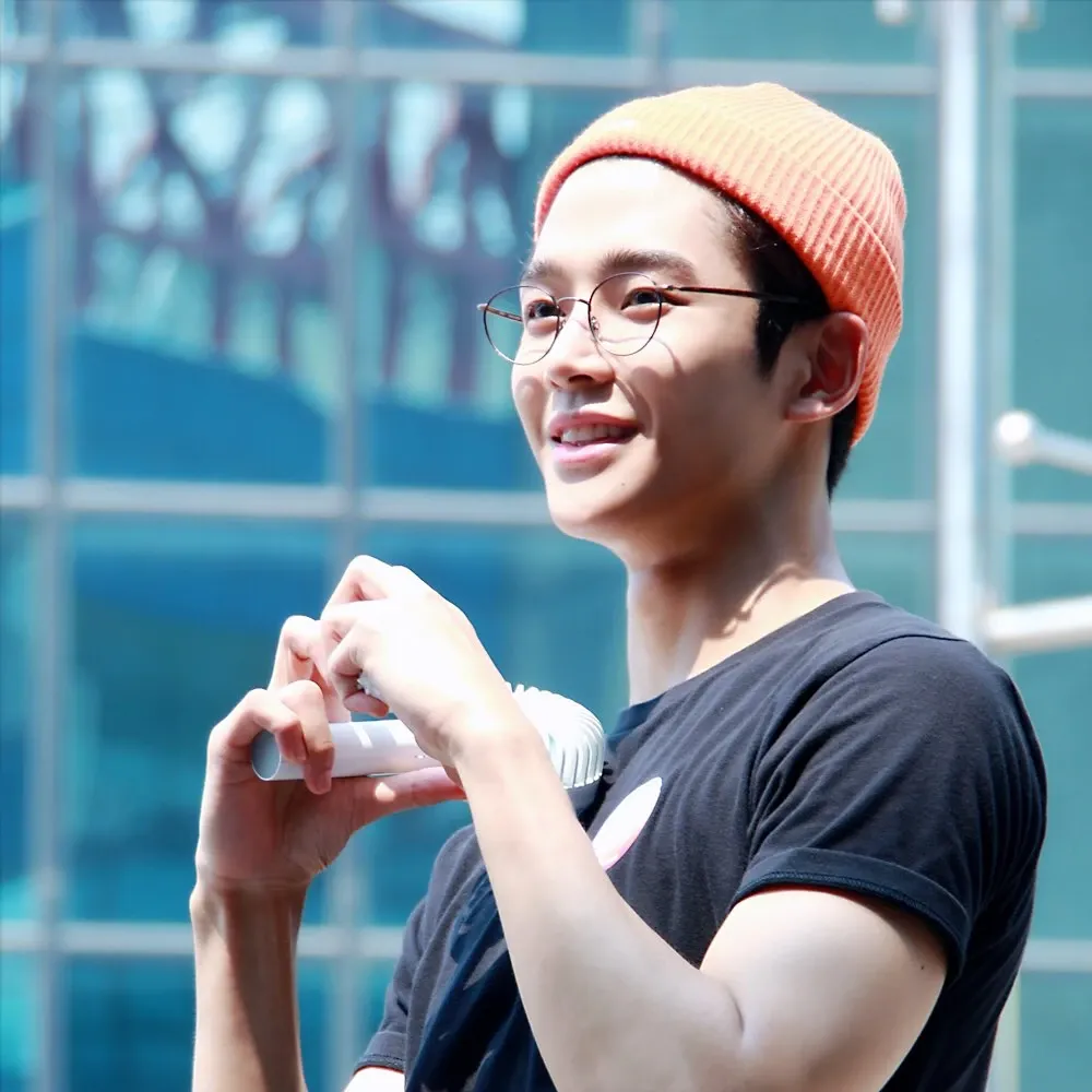 Momen yang diabadikan oleh penggemar Rowoon