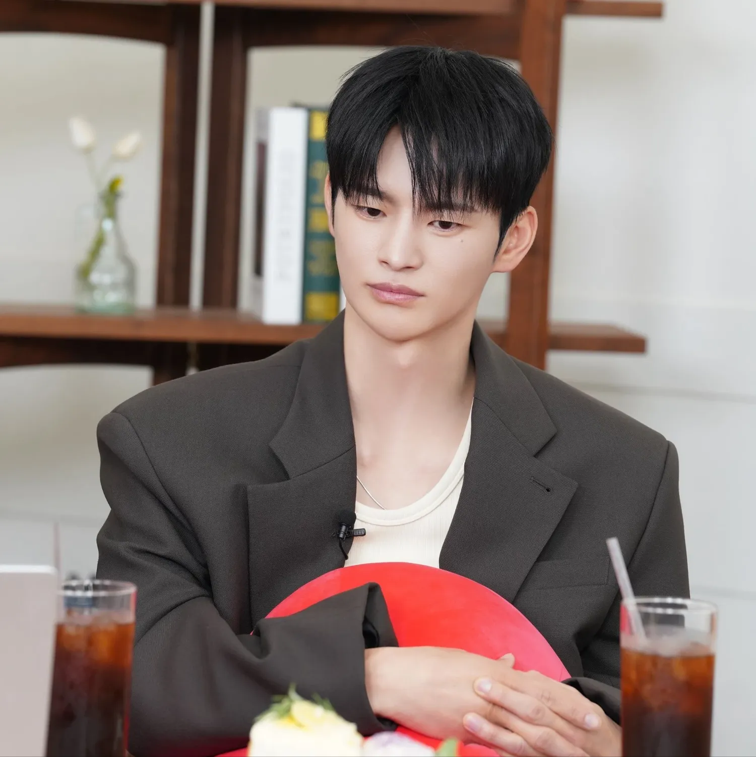 Behind-the-scenes cut of Seo Inguk