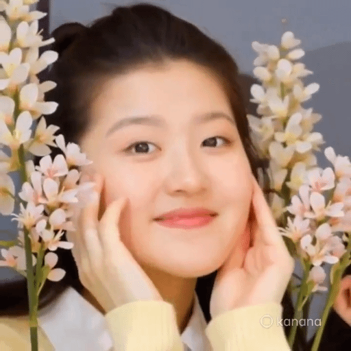 Latest photo of Yoon Yoonseo