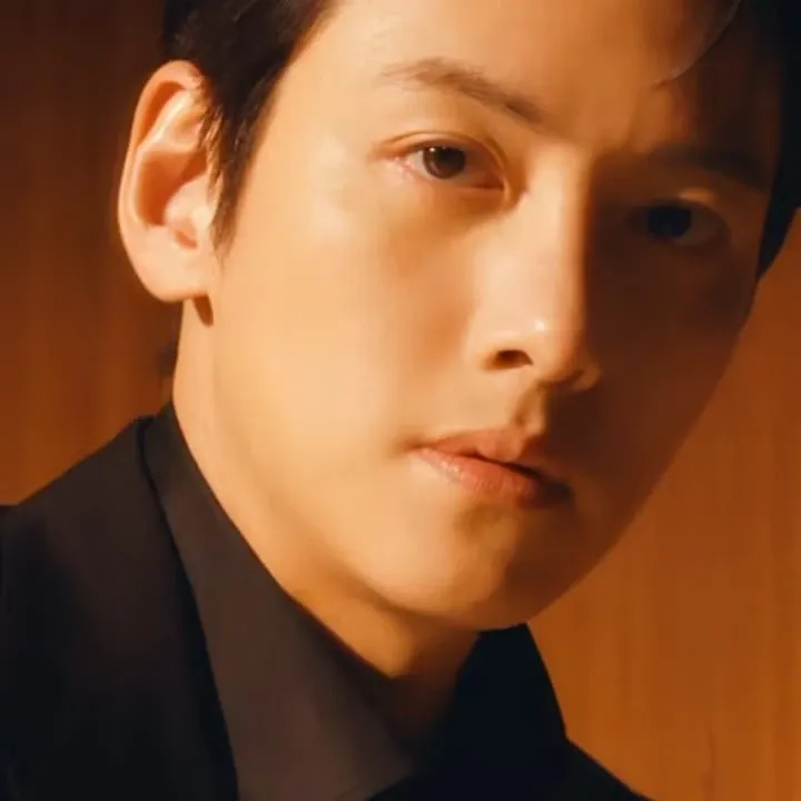 粉丝拍下的池昌旭瞬间