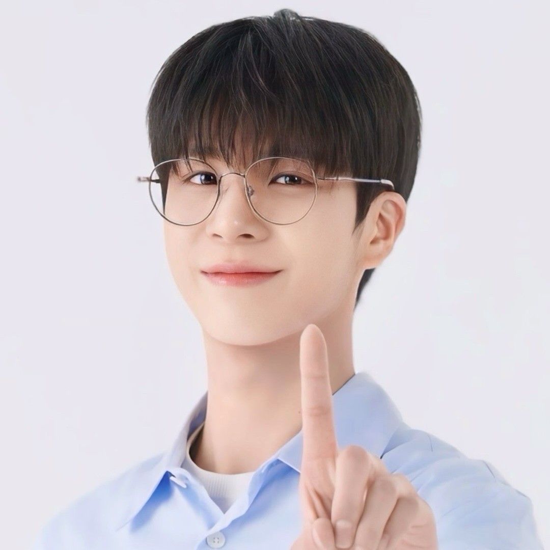 Foto terbaru dari Jeong Dongwon