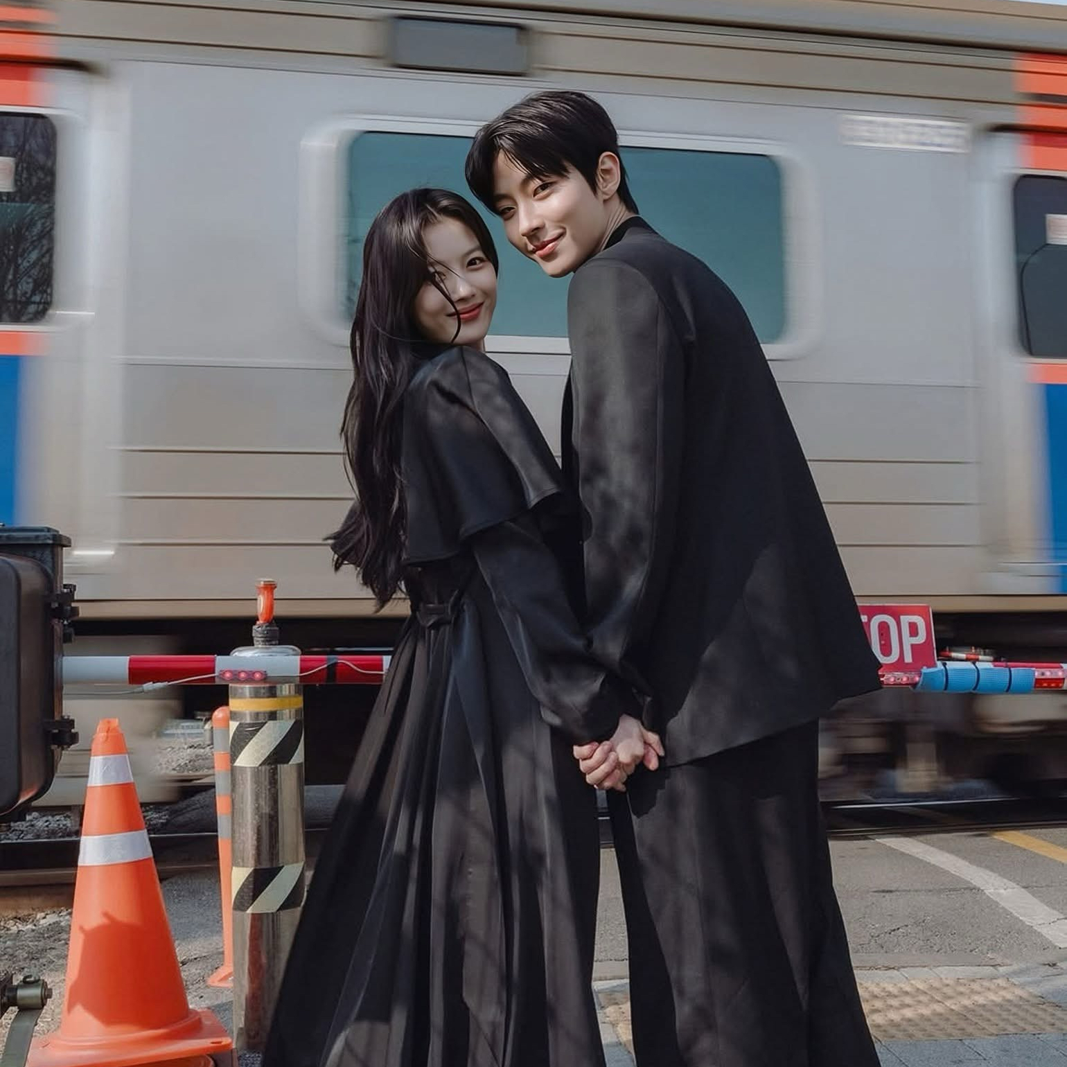 황인엽 최근 활동샷