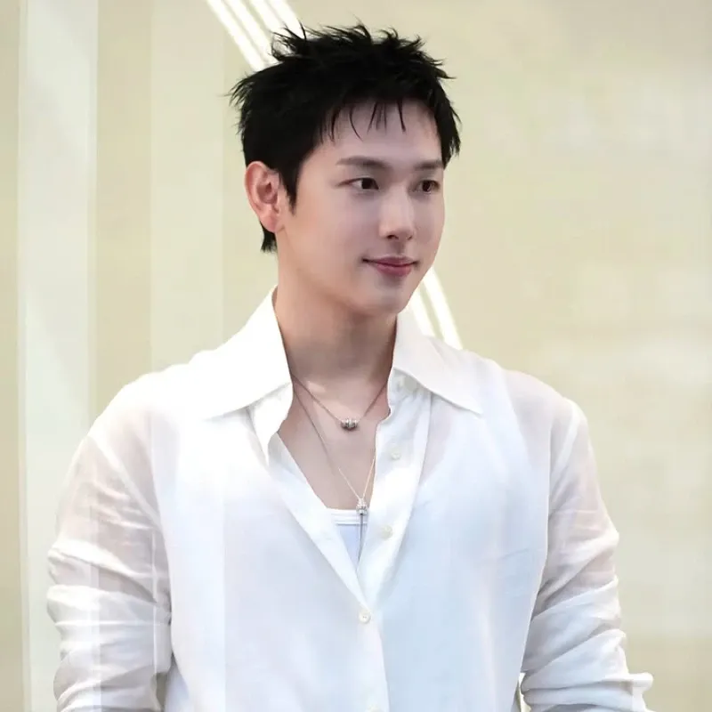 Latest photo of Yim Siwan
