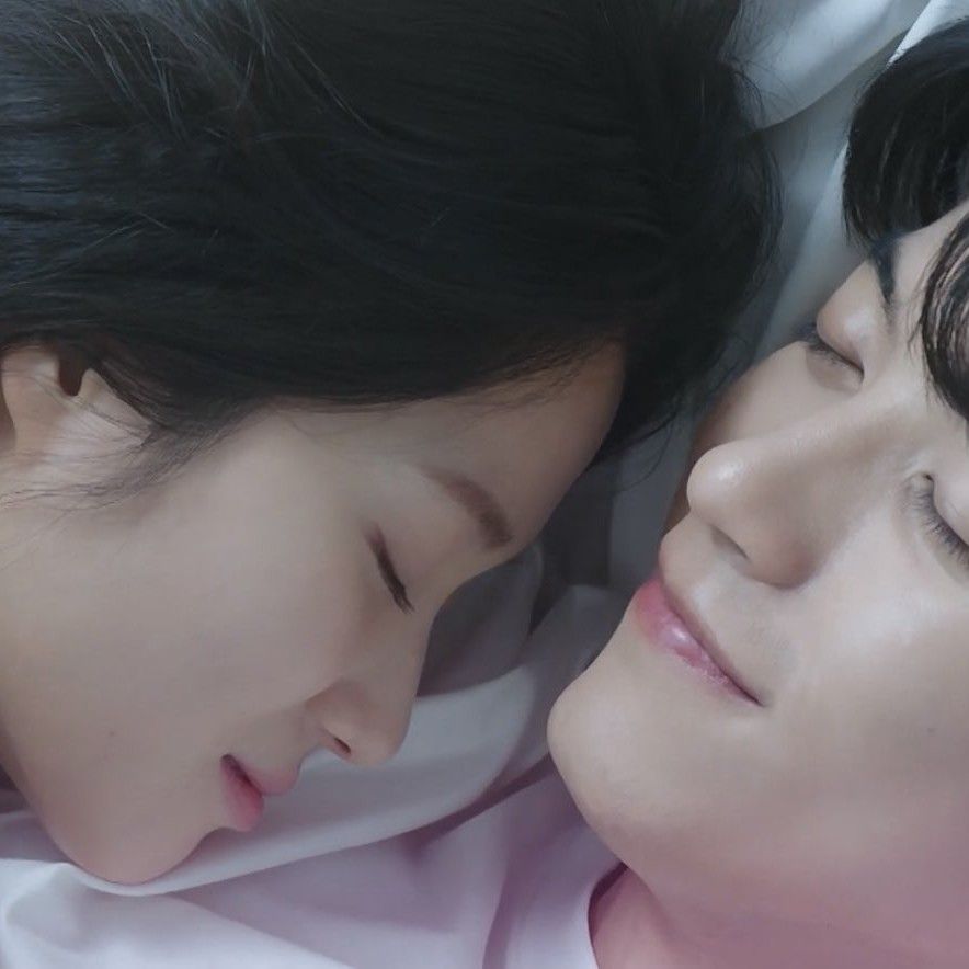 Recent activity shot of Kim Hyeyoon