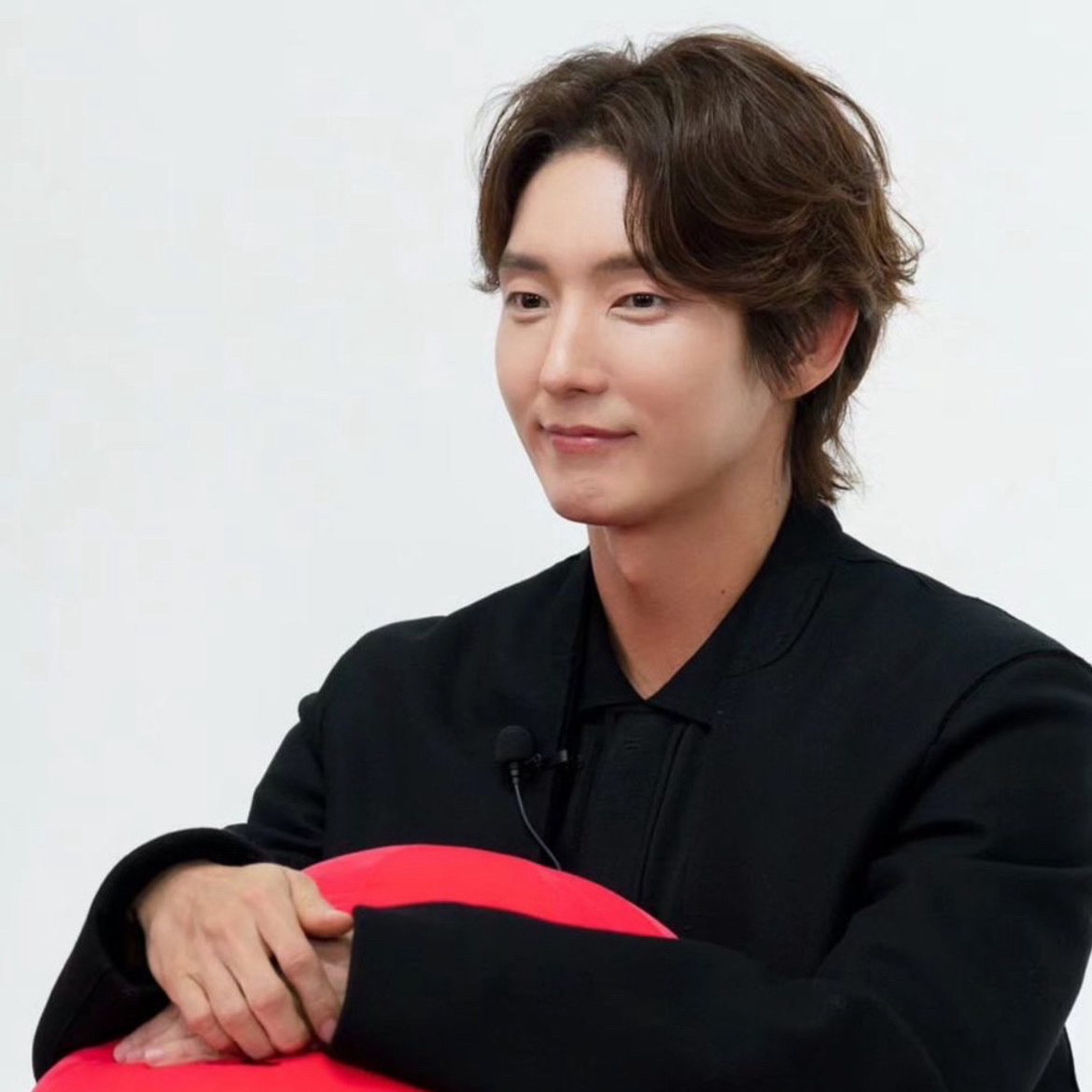 Behind-the-scenes cut of Lee Joongi