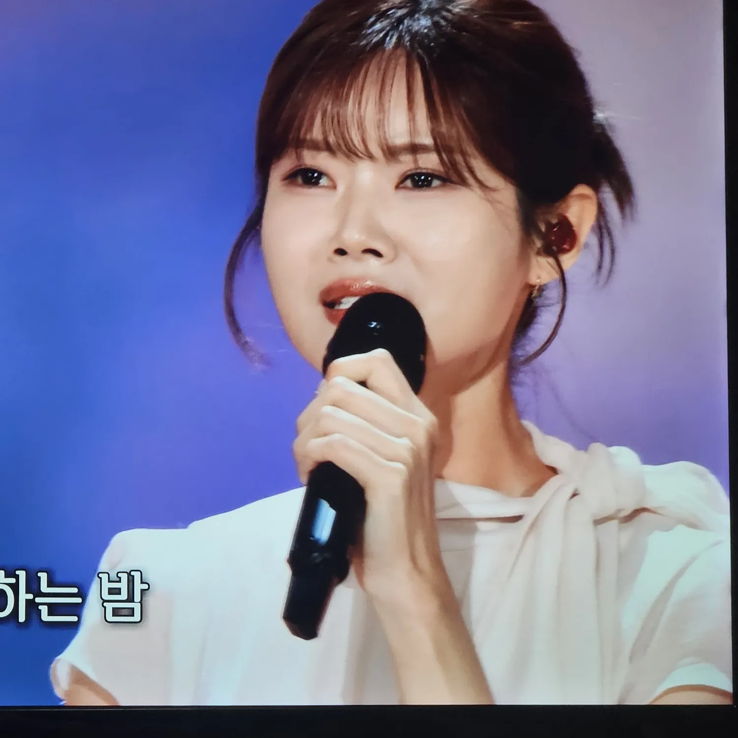 A moment captured by a fan of Bae Ahyeon