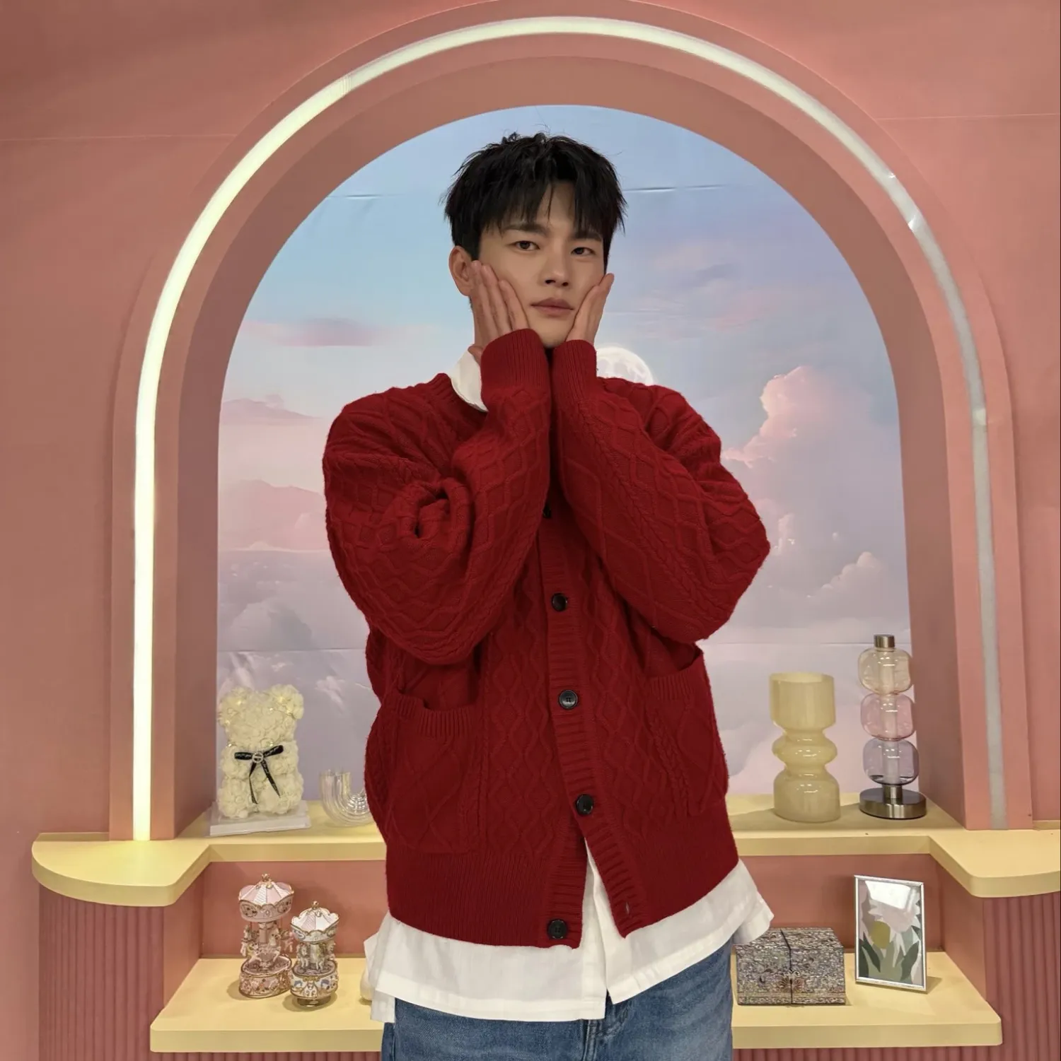 Momen yang diabadikan oleh penggemar Seo Inguk