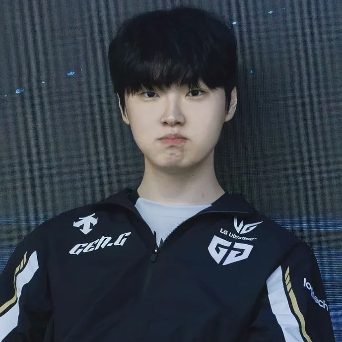 Behind-the-scenes cut of Chovy