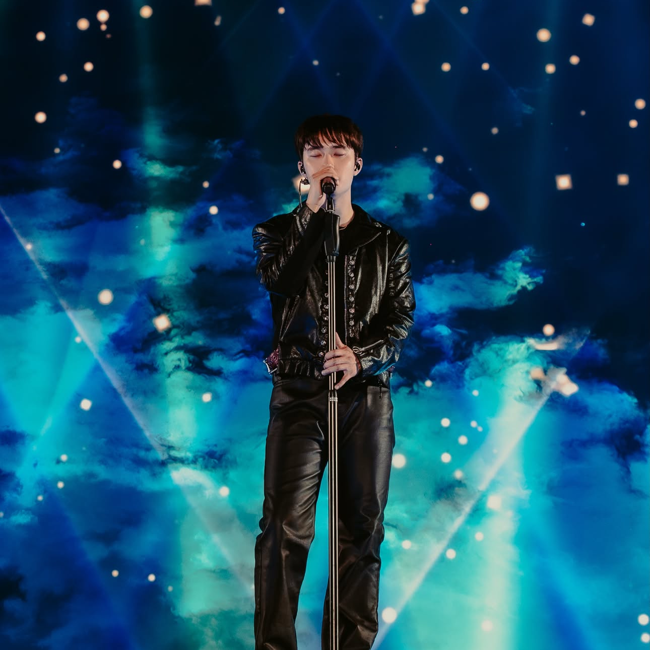 Cuplikan di balik layar dari Doh Kyungsoo (D.O.)