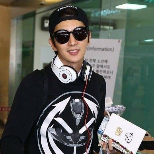 A moment captured by a fan of Lee Joongi