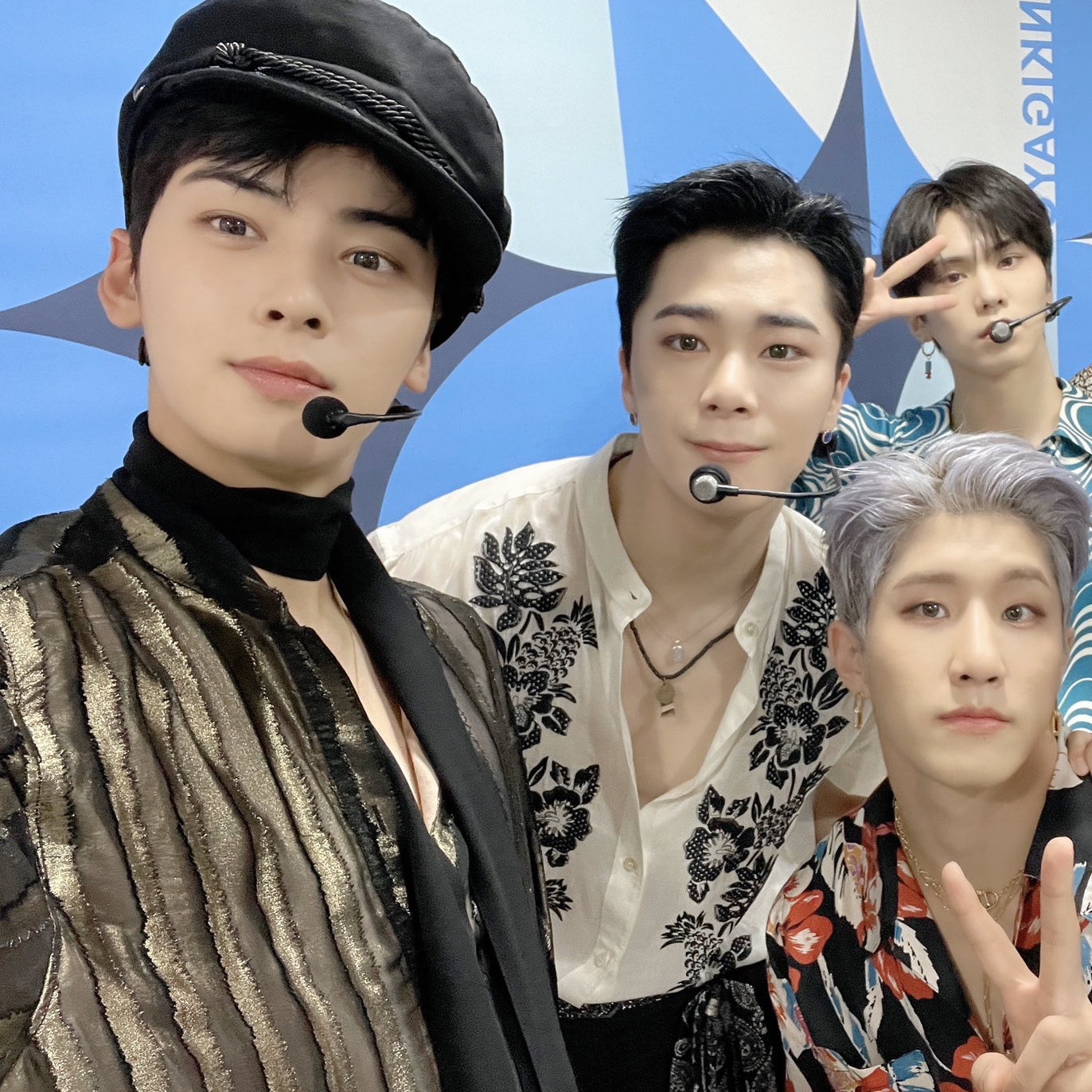 Behind-the-scenes cut of Cha Eunwoo