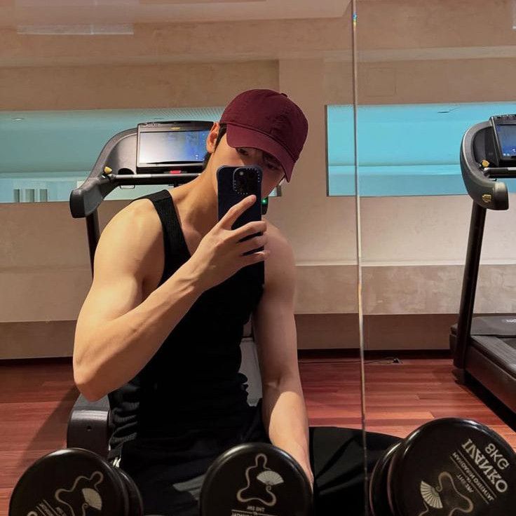 Latest photo of Cha Eunwoo