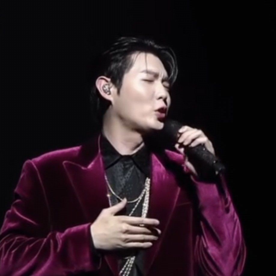 Latest photo of Son Taejin