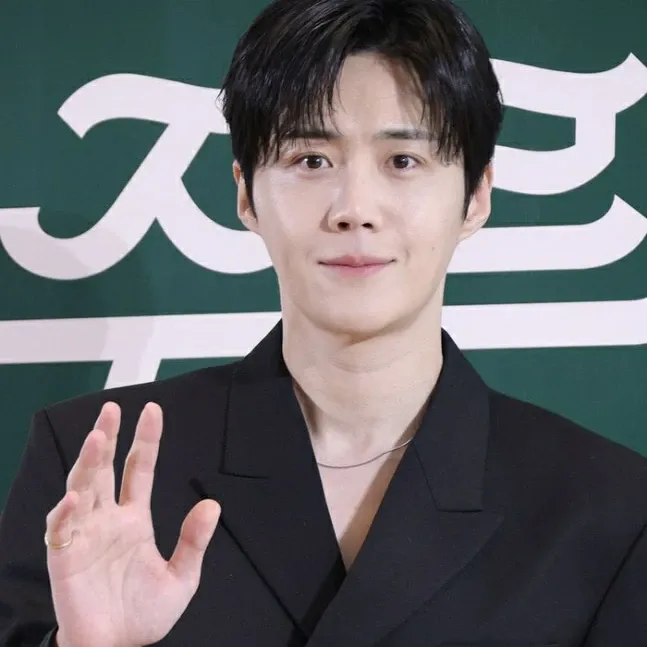 Latest photo of Kim Seonho