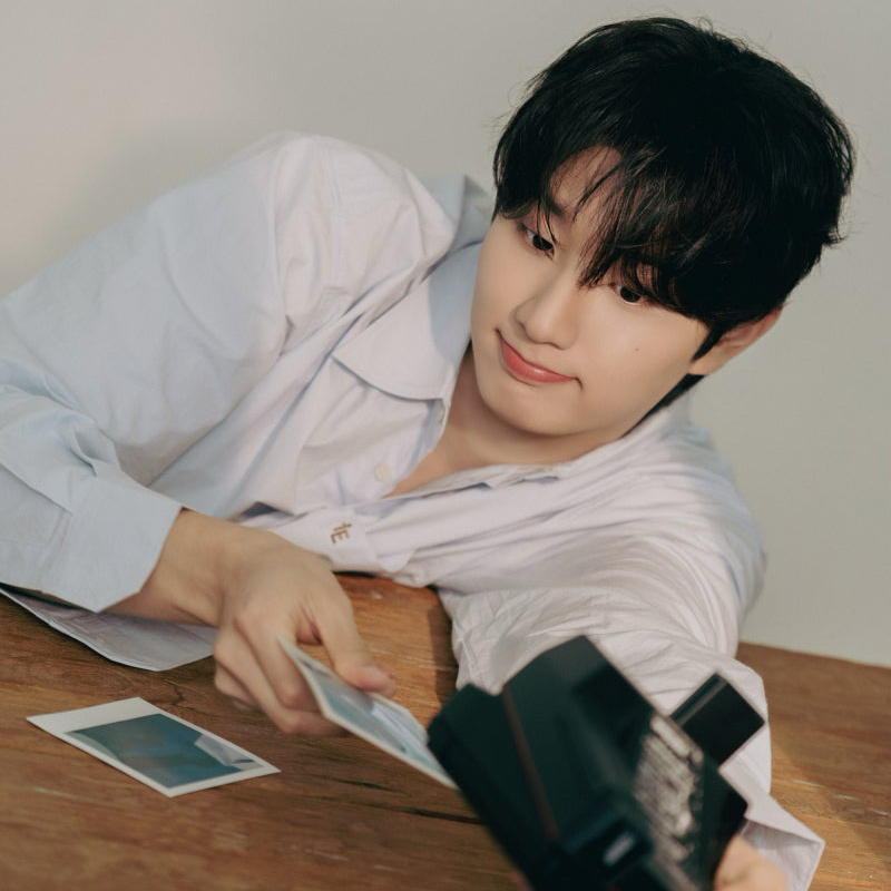 A moment captured by a fan of Kim Jaewon