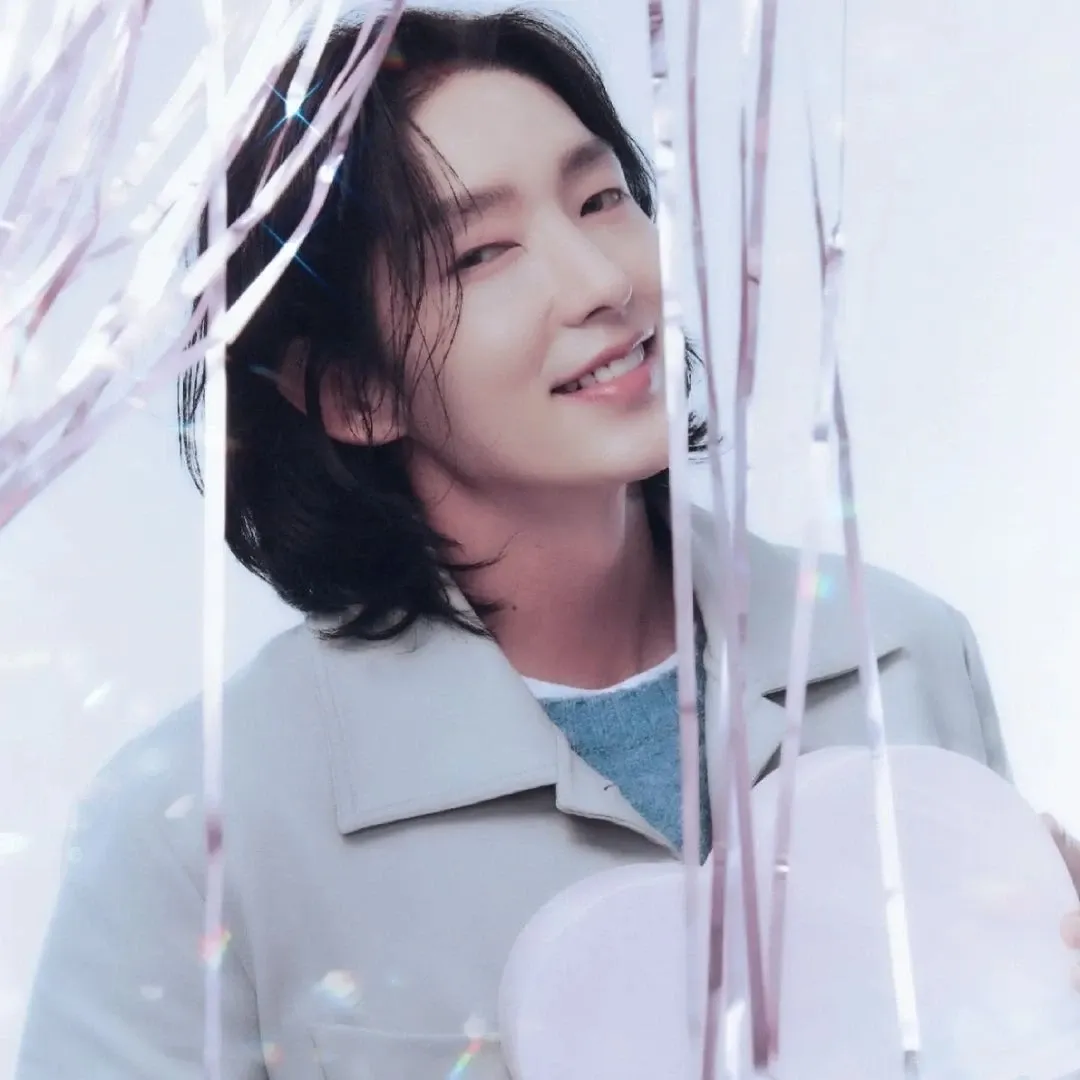 A moment captured by a fan of Lee Joongi