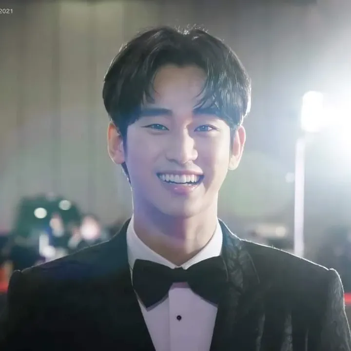Recent activity shot of Kim Soohyun