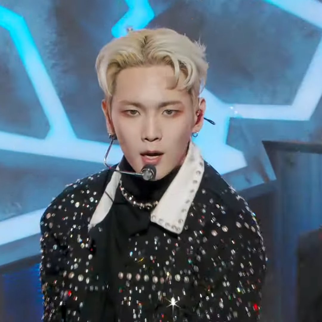 Behind-the-scenes cut of Key