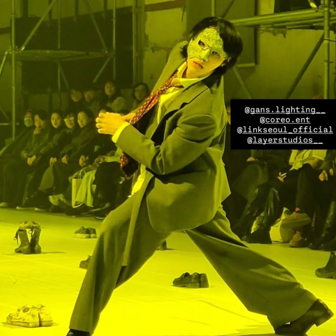 A moment captured by a fan of Ki Moogan