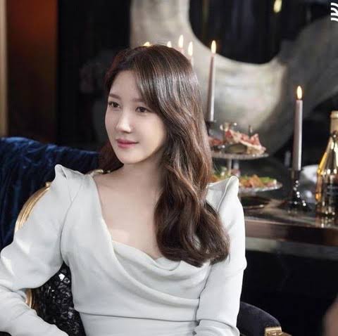 Behind-the-scenes cut of Lee Jiah